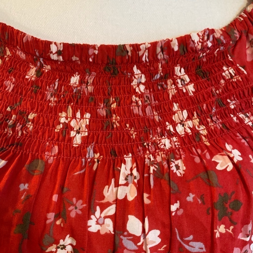 Beachlunchlounge red floral top size Medium 100% Modal - Picture 5 of 10
